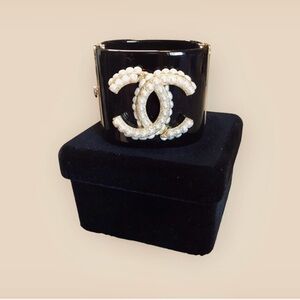 CHANEL Black and Cream Pearl Cuff Bracelet